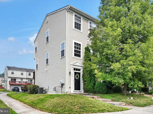 410 Dickens Dr, Lancaster, PA 17603