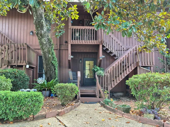 143 Lakeside Villa #H, Diamondhead, MS 39525