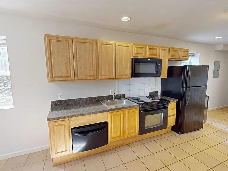 734 Park Rd NW #B4 — Photo 2