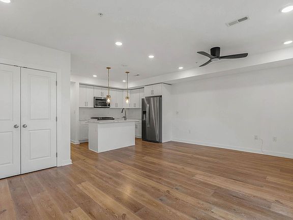 3rd image of 4516 Osage Ave #3