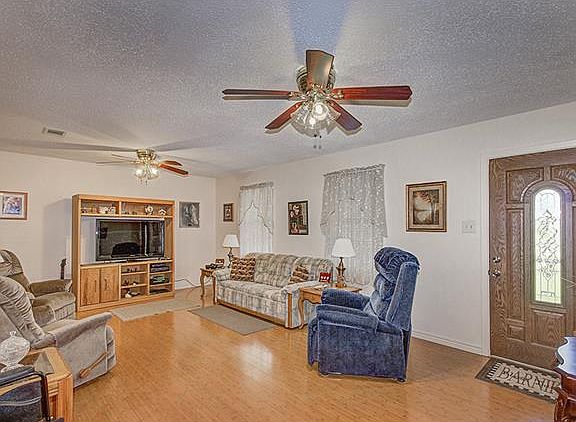 5th image of 913 7th St