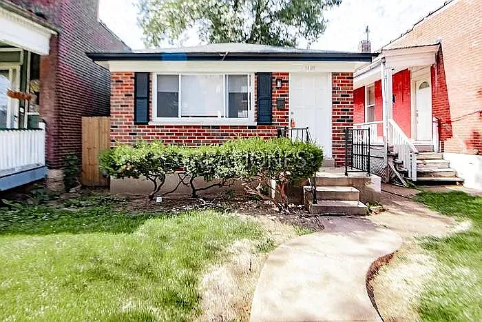 2 bed, 1.0 bath, 810 sqft, $1,147 — Photo 2