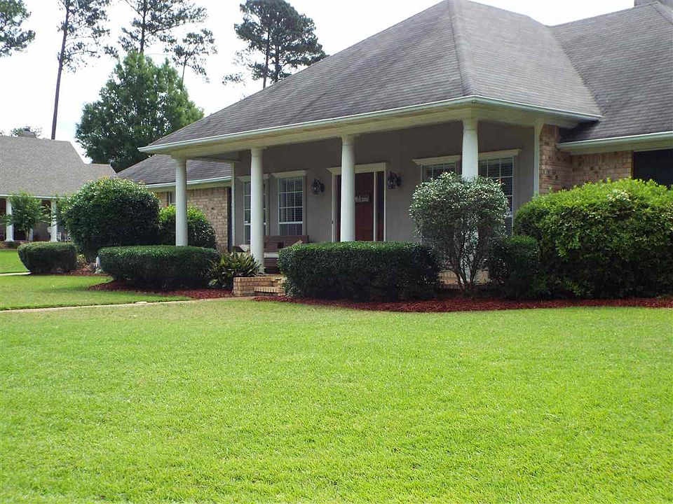 1st image of 101 Woodlands Green Cv