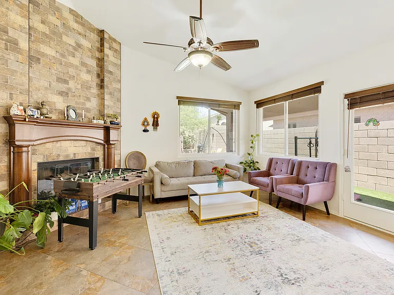 4704 E Weaver Rd — Photo 53