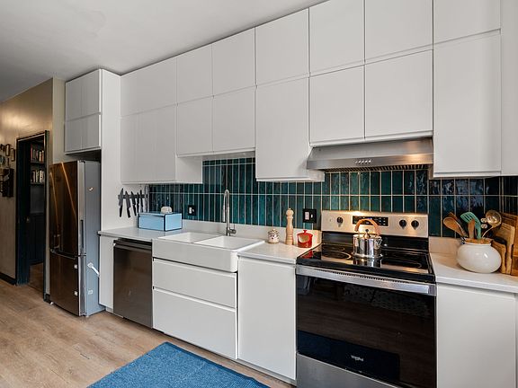 4th image of 222 Washington St APT 3