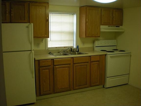209 W Fourth Apt C kitchen