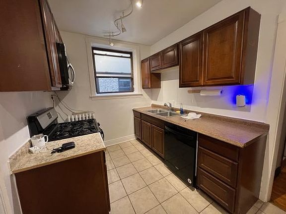 3rd image of 5927 N Paulina St