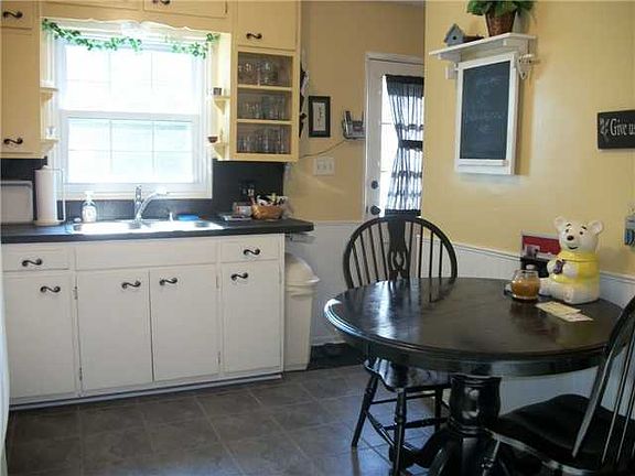 4th image of 6321 Burlington Ave