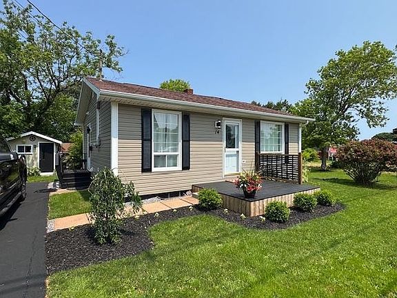 3rd image of 14 East Dr