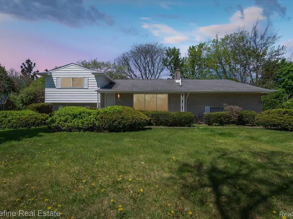 32338 Craftsbury Rd, Farmington Hills, MI 48334