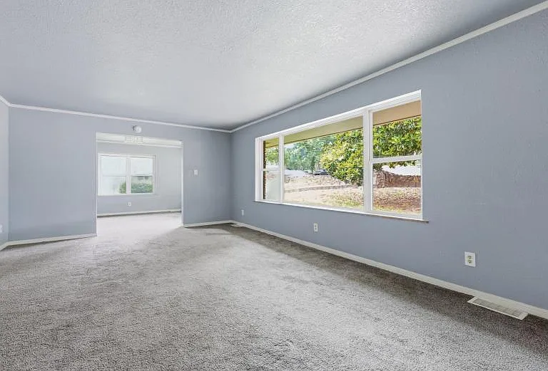 1707 S Broadway Blvd — Photo 3