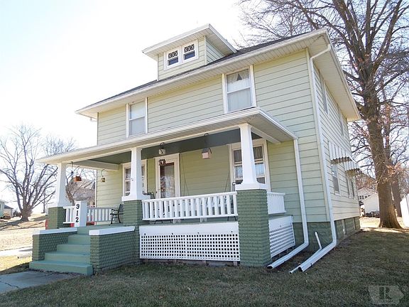 2nd image of 912 Iowa Ave