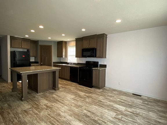 3rd image of 88 Pebble Creek Dr #183