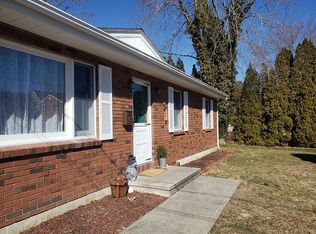 33 Lodus Ct, New London, CT 06320