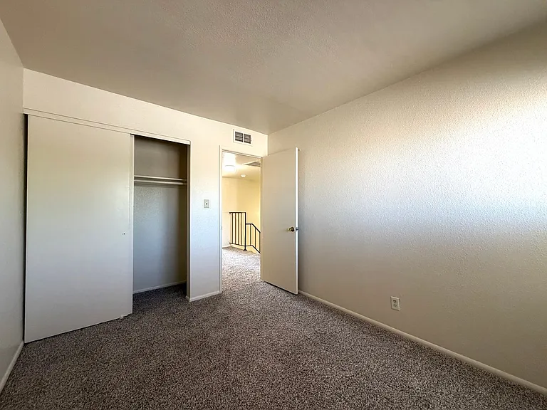6346 N 47th Ave — Photo 17