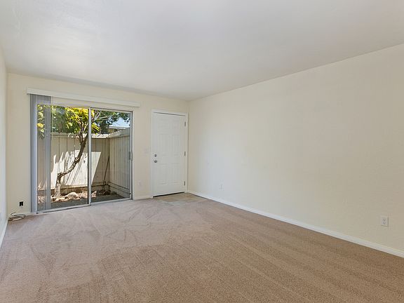 2nd image of 1562 Altadena Ave APT B