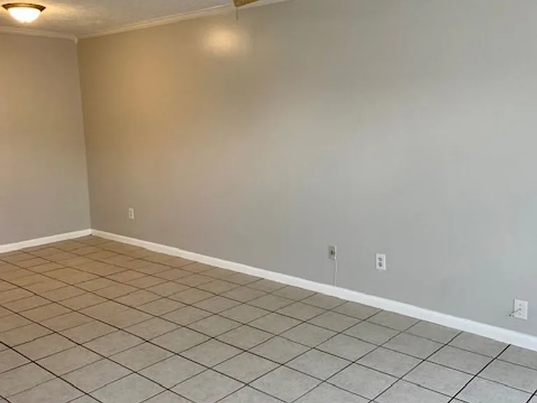 2506 Johnson Dr — Photo 2