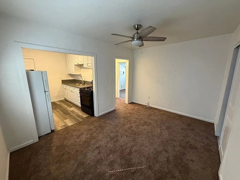 1044 Los Robles Blvd #B — Photo 11