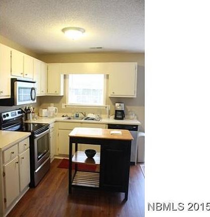 3rd image of 821 Sand Hills Dr