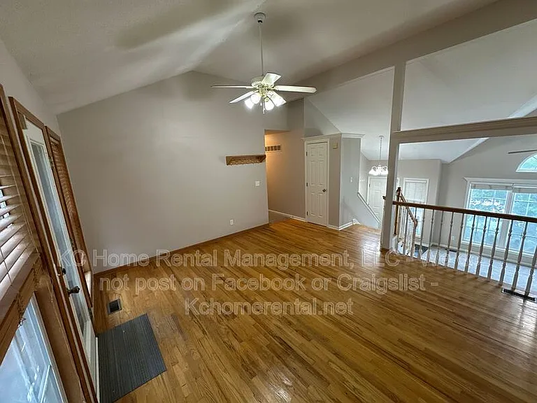 1224 SE Princeton Dr — Photo 9