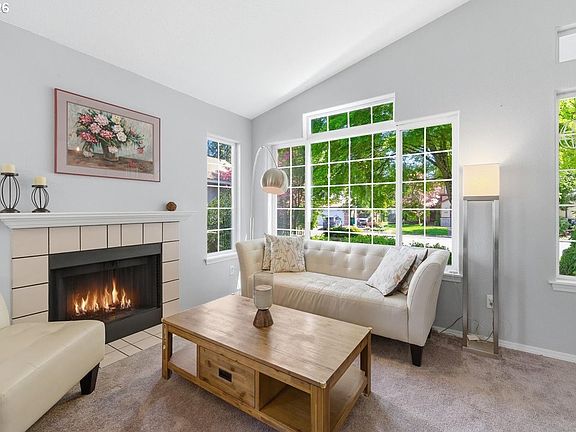 5th image of 465 SW Sutherland Way