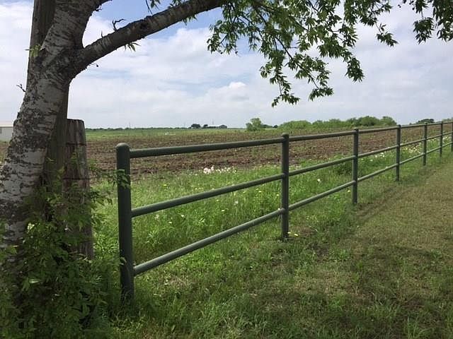2nd image of 123 S Highway 77
