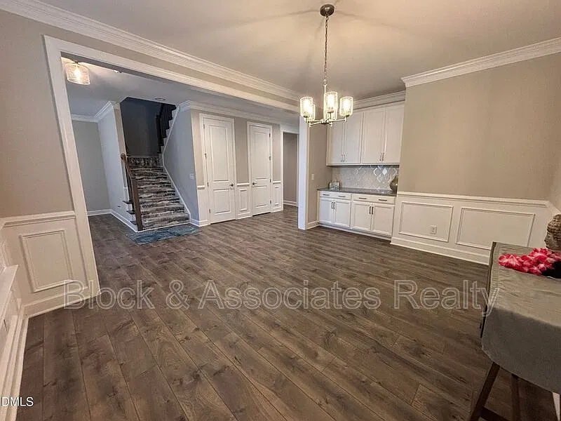 5 bed, 4.5 bath, $3,250 — Photo 4