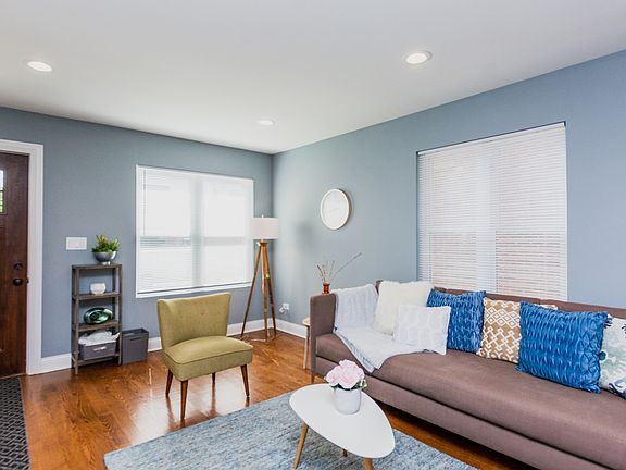 4th image of 3050 N Olcott Ave