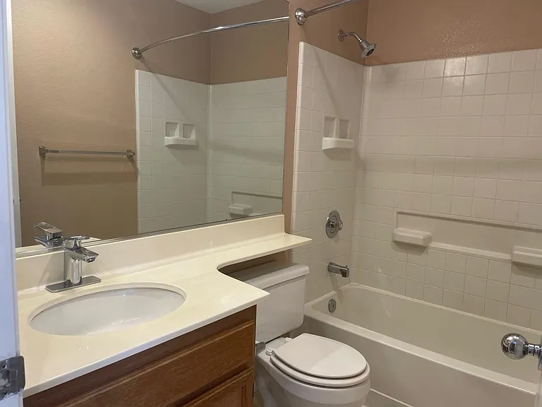 5740 Caprice Cmn — Photo 21