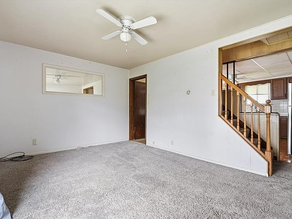 4th image of 551 Farnsworth Ave