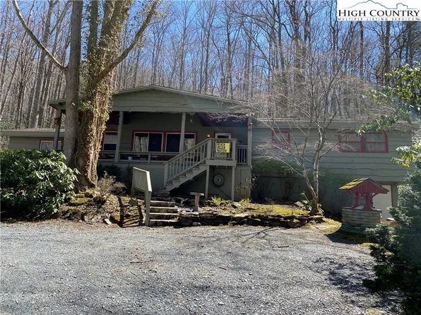 689 Old Tweetsie Road, Vilas, NC 28692
