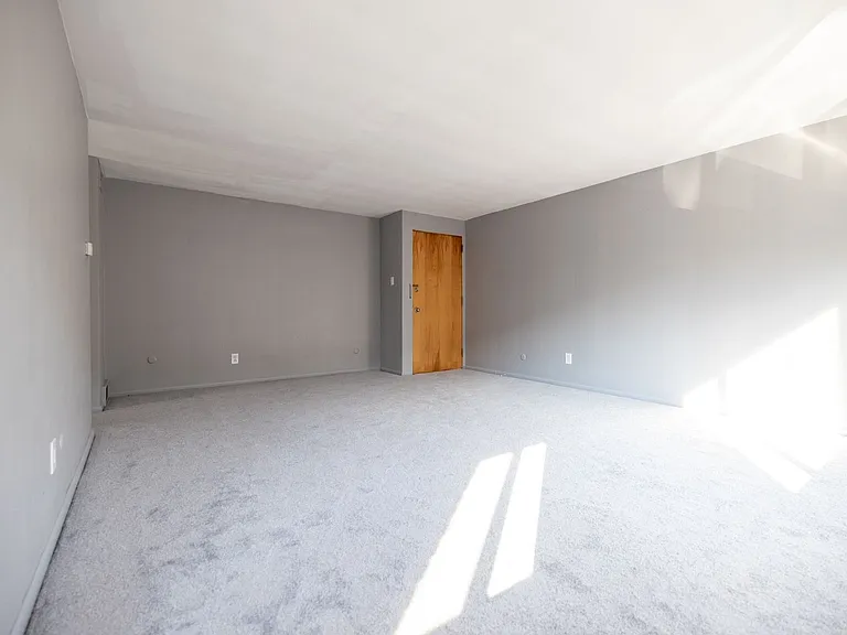 1101 Broadway Ave — Photo 22