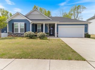 532 Kayak Ct, Mebane, NC 27302