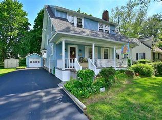 10 McMillen Pl, Delmar, NY 12054