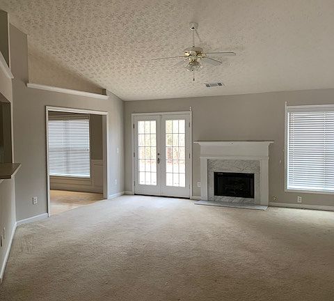 2nd image of 1915 Charleston Oak Cir