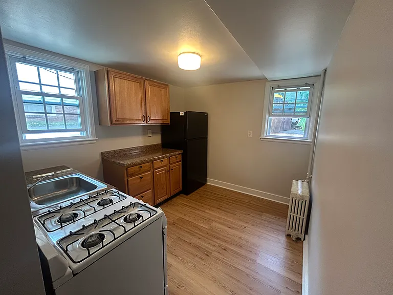 180 Fairlawn Ave #1 — Photo 3