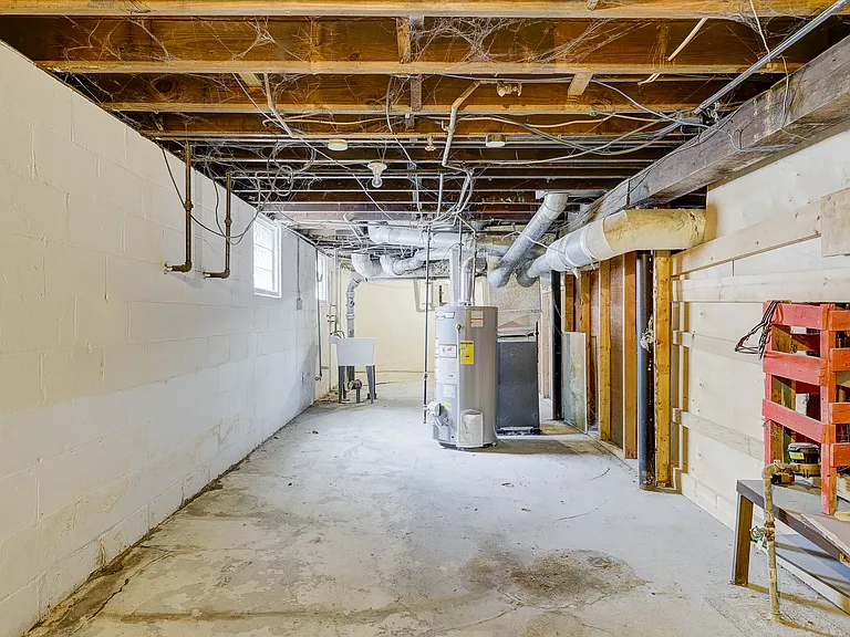 338 E Webster Ave — Photo 18