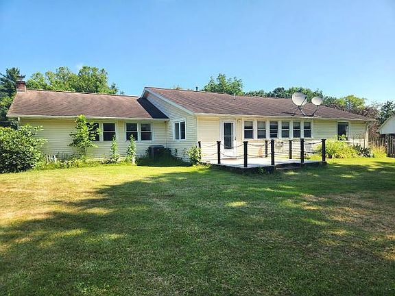 3rd image of 7 Woods Rd #1