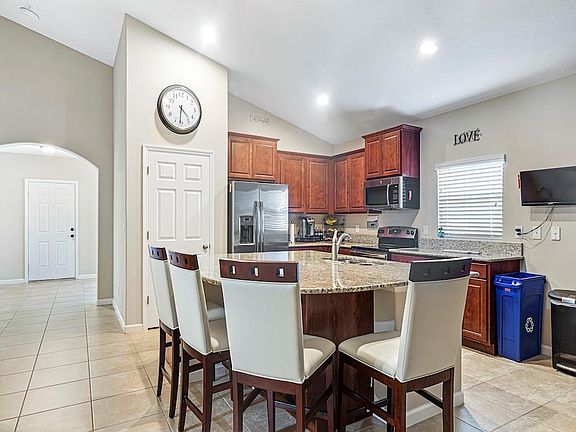 4th image of 8140 Westfield Cir