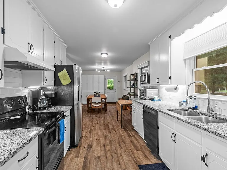 3509 Westglen Rd — Photo 14