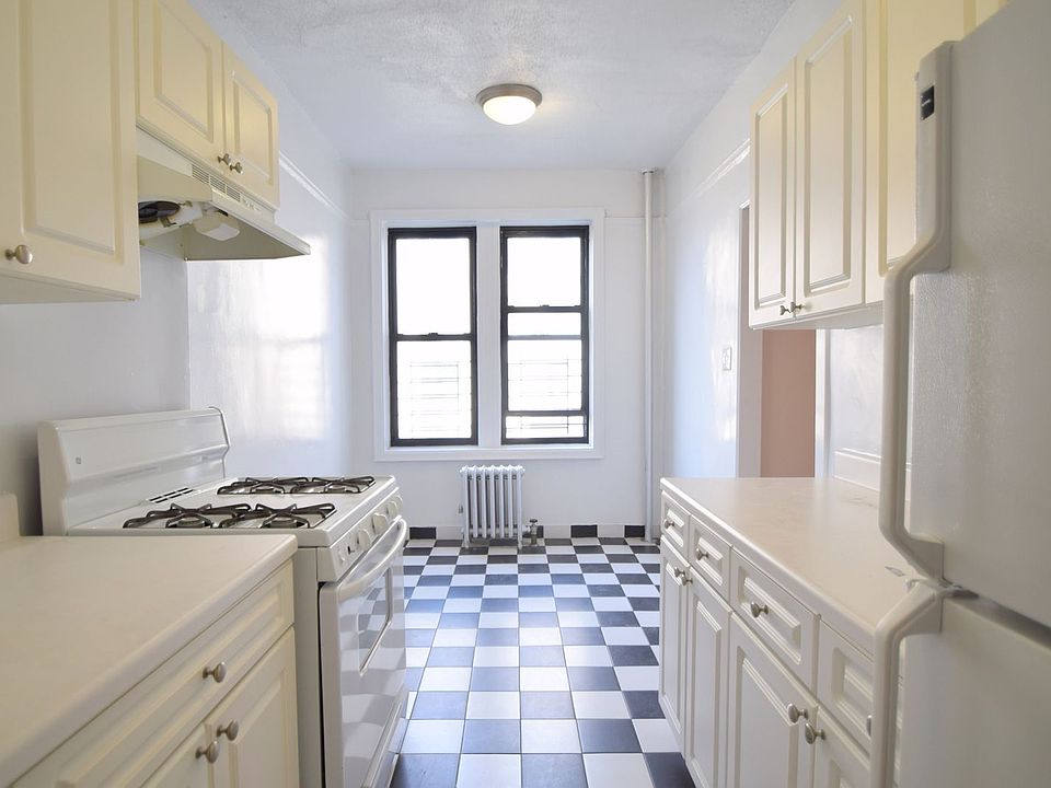 1st image of 2101 Cedar Ave APT 11C
