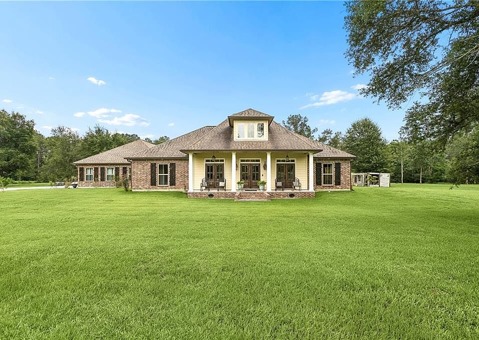 1st image of 278 Oak Downs Dr