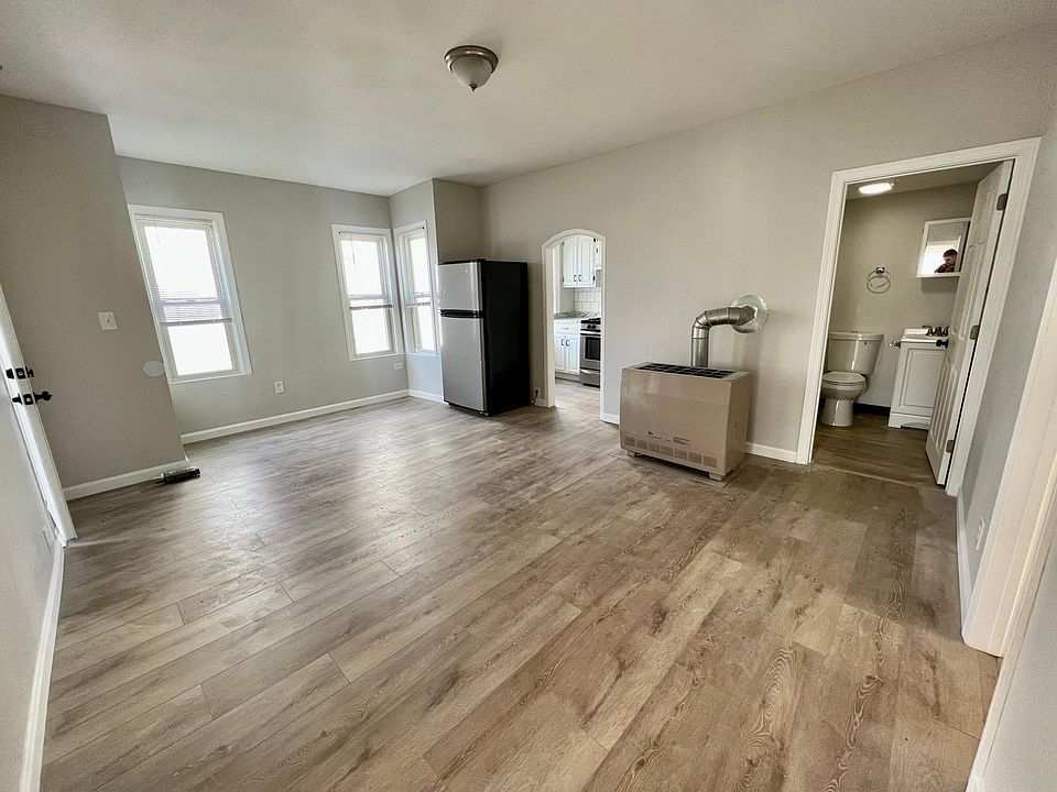 15 Division St Fall River, MA, 02721 - Apartments for Rent | Zillow