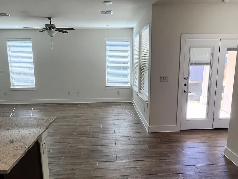 401 Parkline Dr #1A — Photo 3
