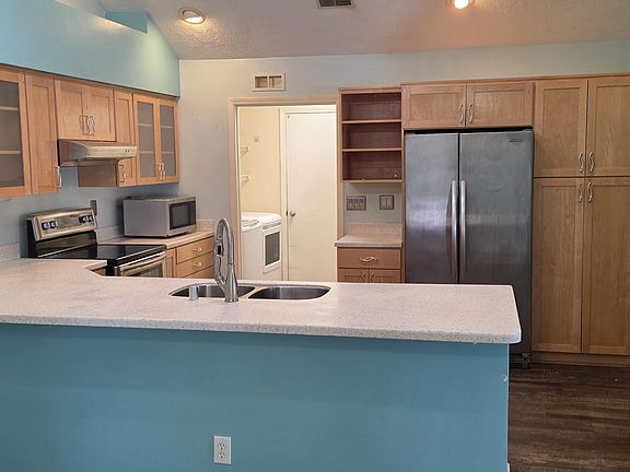 4th image of 8039 Saint Andrews Village Dr