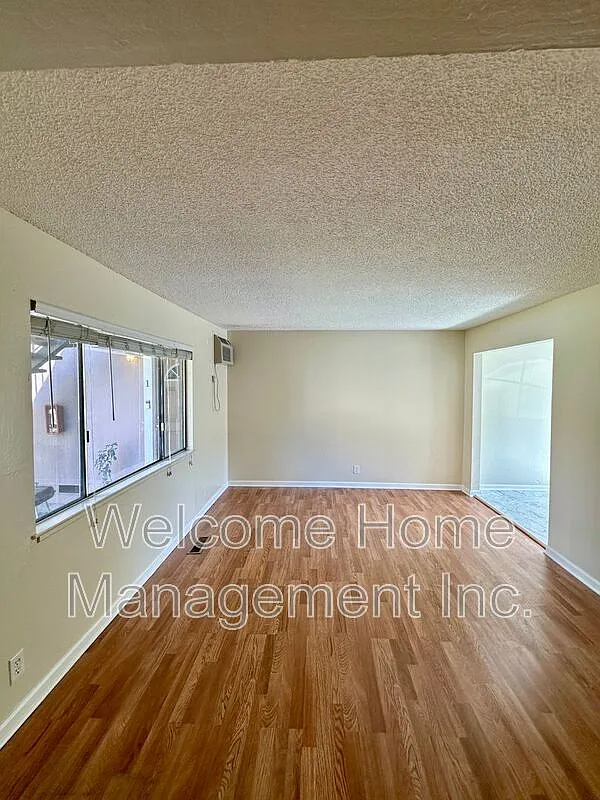 2 bed, 1.0 bath, 962 sqft, $2,125 — Photo 2