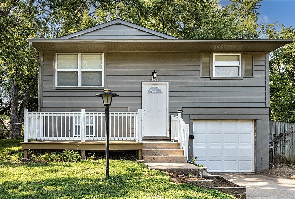 1st image of 18406 E Shoshone Dr