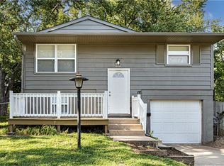 18406 E Shoshone Dr, Independence, MO 64058