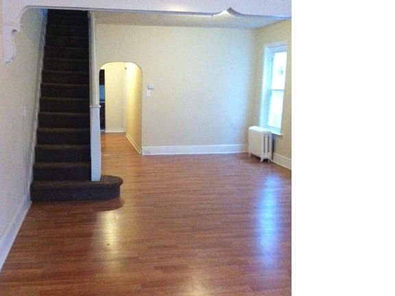4th image of 439 W Hansberry St