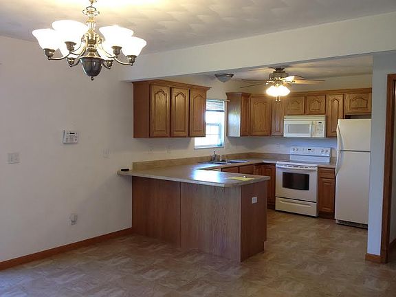 Kitchen with Breakfast Bar